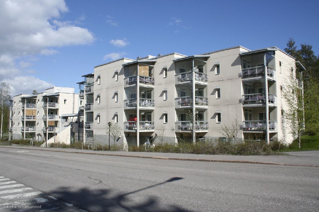 Kettutie pärakennus